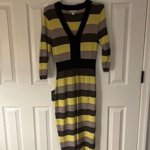 3/4 sleeve midi dress. Clinging with 6” split in the back by New York & Co.